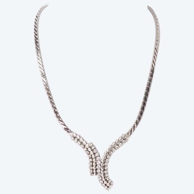 Luxury necklace in white gold and diamonds