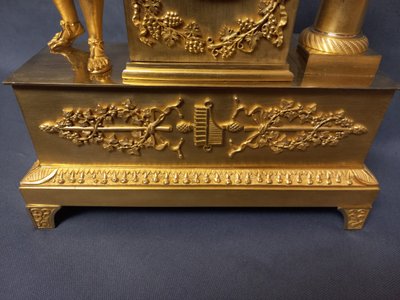 Pendeluhr aus der Zeit Charles X Bronze Vergoldet