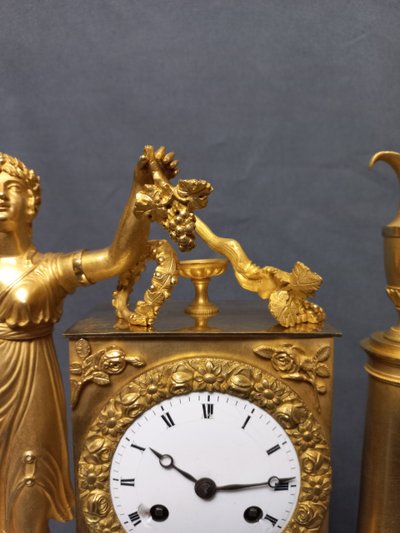Pendeluhr aus der Zeit Charles X Bronze Vergoldet