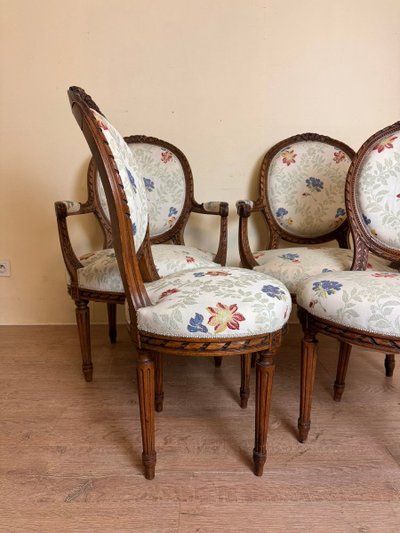 Deux Fauteuils Plus Deux Chaises de Style Louis XVI