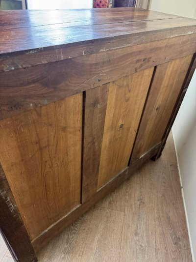 Cassettiera in noce in stile Luigi Filippo