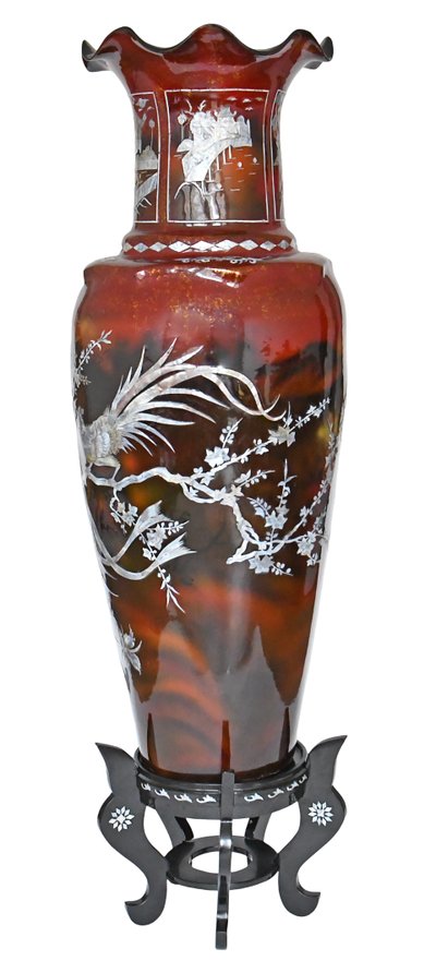 Important vase de Chine en carton bouilli, fibre et marqueterie de nacre