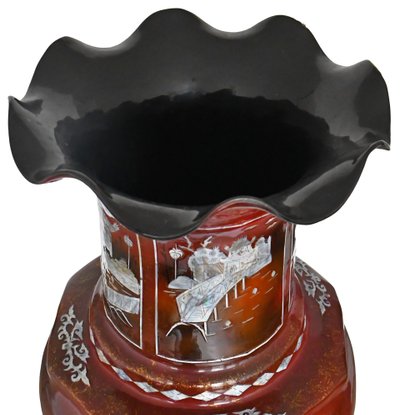 Important vase de Chine en carton bouilli, fibre et marqueterie de nacre