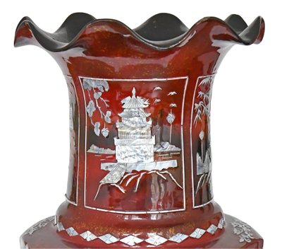 Important vase de Chine en carton bouilli, fibre et marqueterie de nacre