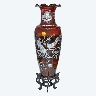 Important vase de Chine en carton bouilli, fibre et marqueterie de nacre