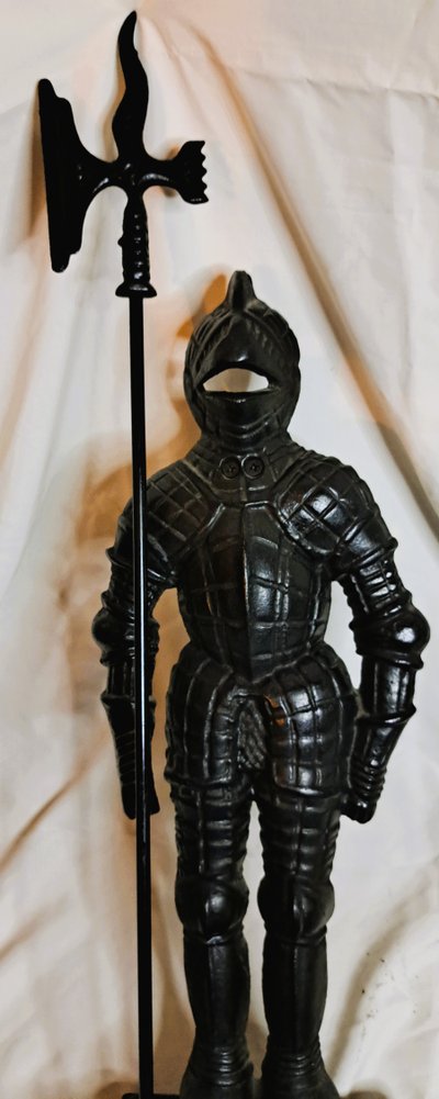 Serviteur de cheminée forme soldat en fer et fonte noir vers 1960