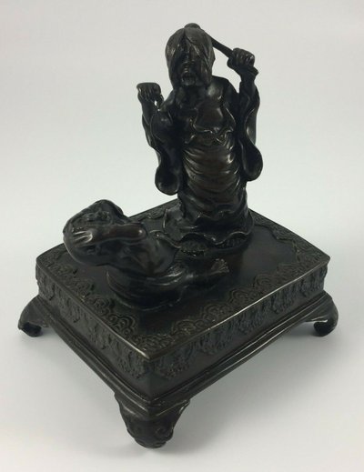 Bronze Japon patine chocolatée sorcière jeteuse de sorts XIXe