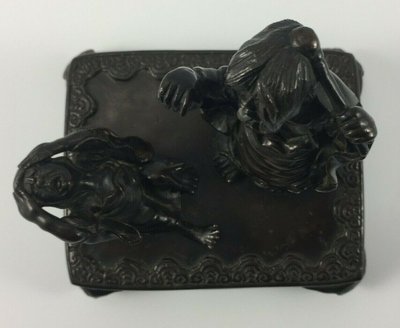 Bronze Japon patine chocolatée sorcière jeteuse de sorts XIXe