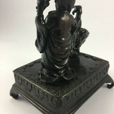 Bronze Japon patine chocolatée sorcière jeteuse de sorts XIXe