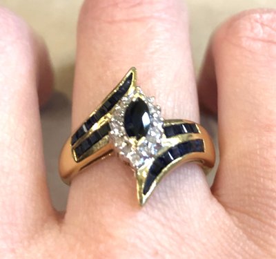 Anello con zaffiro e diamante