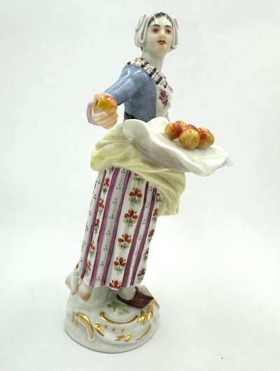 Meissen - Les Cris De Paris, Vendeuse De Fruits (Obstverkäuferin)