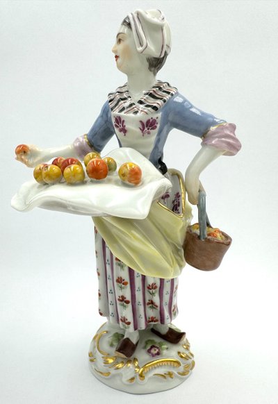 Meissen - Les Cris De Paris, Vendeuse De Fruits (Obstverkäuferin)
