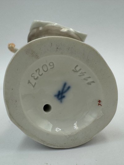 Meissen - Les Cris De Paris, Vendeuse De Fruits (Obstverkäuferin)