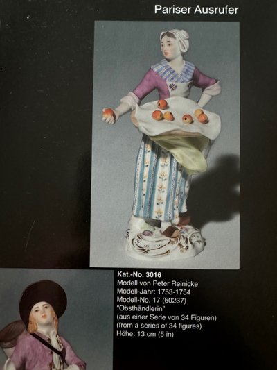 Meissen - Les Cris De Paris, Vendeuse De Fruits (Obstverkäuferin)
