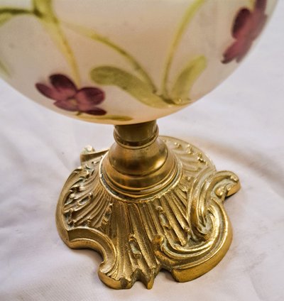 1900 Art Nouveau enamelled glass kerosene lamp with floral decoration and bronze base