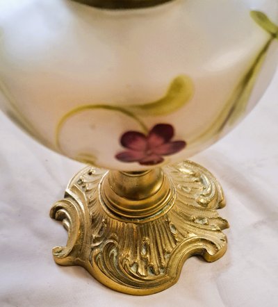 1900 Art Nouveau enamelled glass kerosene lamp with floral decoration and bronze base