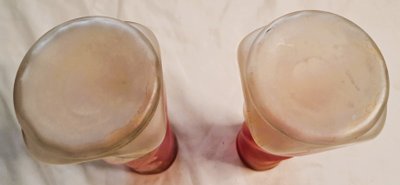 Paar Vasen François Théodore Legras aus emailliertem Twistglas auf rosafarbenem Grund Blumendekor Anfang XX