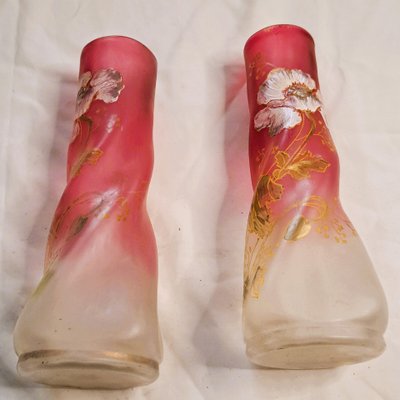 Paar Vasen François Théodore Legras aus emailliertem Twistglas auf rosafarbenem Grund Blumendekor Anfang XX