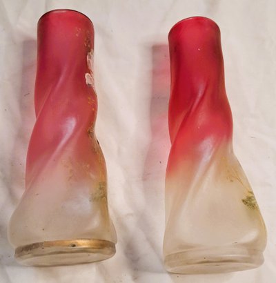 Paar Vasen François Théodore Legras aus emailliertem Twistglas auf rosafarbenem Grund Blumendekor Anfang XX