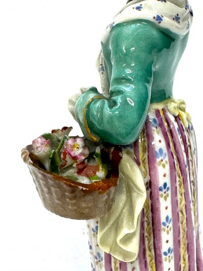 Meissen - Les Cris De Paris, negoziante con cestini