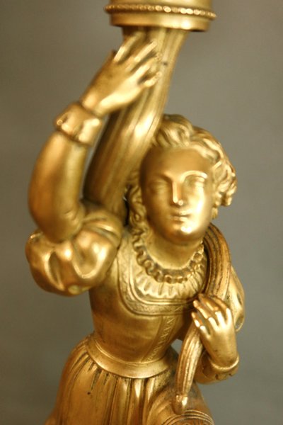Coppia di candelabri in bronzo dorato XIX secolo