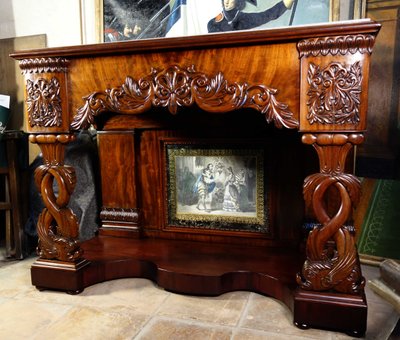 Console nuziale cubana in mogano con delfini