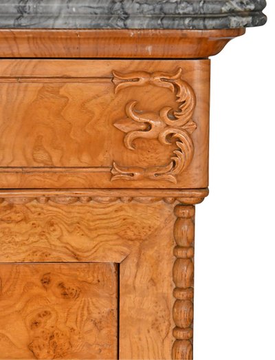 Secrétaire en placage de bois de loupe d'époque Restauration