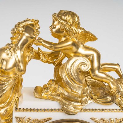 Eine Garnitur Aus Vergoldeter Bronze Und Weißem Marmor; 19.