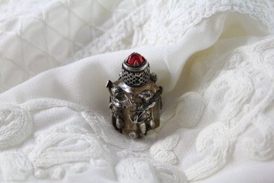 Flacon à parfum miniature en verre et monture en argent "Cupidon" fin 19ème siècle