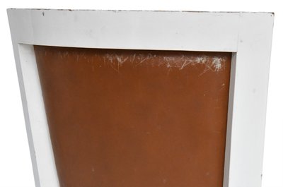 Set di 8 sedie in stile Luigi XVI in legno laccato bianco e rivestimento in pelle marrone