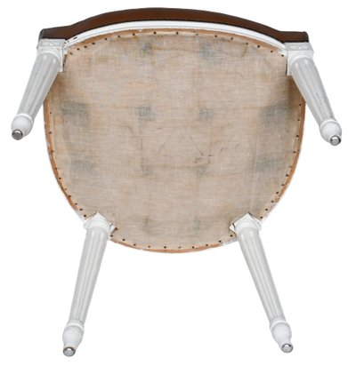 Set di 8 sedie in stile Luigi XVI in legno laccato bianco e rivestimento in pelle marrone