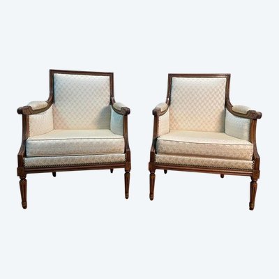 Paire de bergères de style Louis XVI