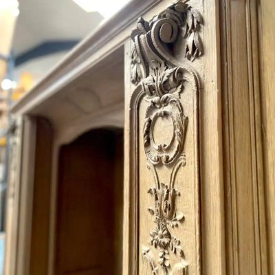 Meuble bibliothèque en chêne dans l’esprit Jansen