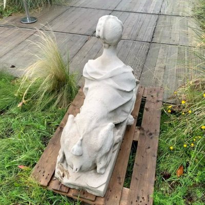 Coppia di statue Chimera in pietra ricostruita nello stile del XIX secolo