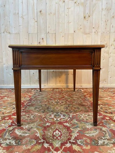 Bureau de style Louis XVI en merisier et cuir vert