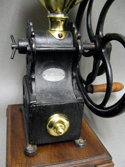 Large Lefévre & Lebrun d'Estaminet Countertop Coffee Grinder.