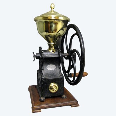 Large Lefévre & Lebrun d'Estaminet Countertop Coffee Grinder.