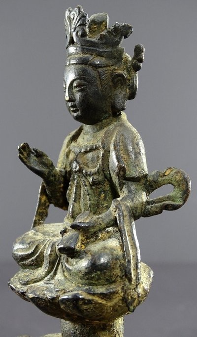 Chine, Dynastie Ming, Fin Du XIVème-début Du XVème, Statuette En Bronze De Majushri Sur Un Lion.
