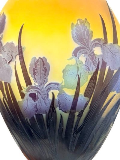 Emile Gallé Vase "Aux Iris""