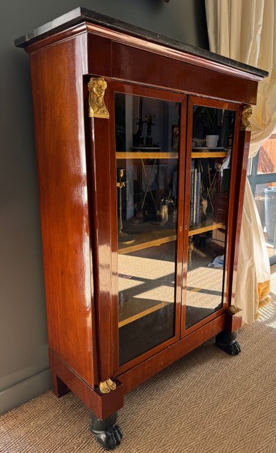 Mahogany display cabinet library from the Empire-Consulate period, early 19th century.