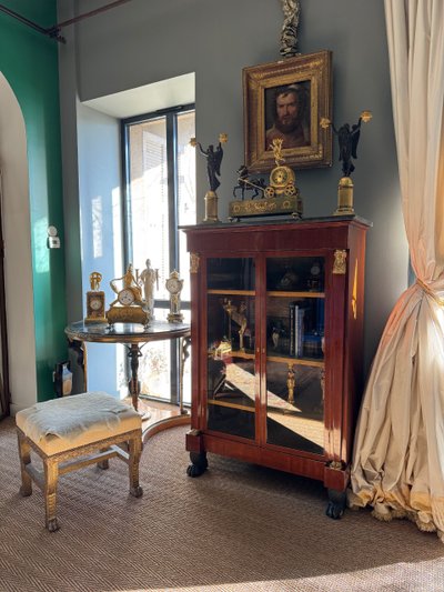 Mahogany display cabinet library from the Empire-Consulate period, early 19th century.