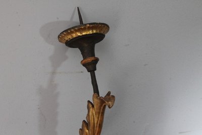 Ancienne paire de bras du XVIIIe siècle en bois peint, doré et laqué. Appliques candélabres 