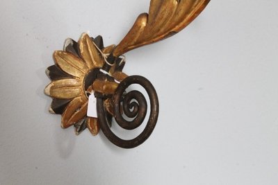 Ancienne paire de bras du XVIIIe siècle en bois peint, doré et laqué. Appliques candélabres 