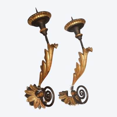 Ancienne paire de bras du XVIIIe siècle en bois peint, doré et laqué. Appliques candélabres 
