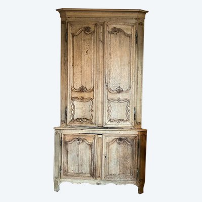 Armoire D’angle Décapée En Chêne D’esprit Louis XV