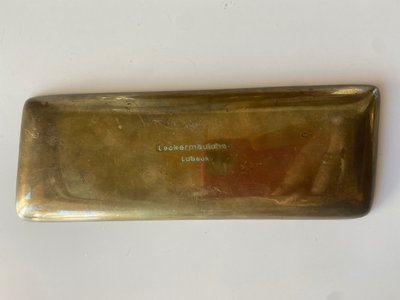 Vide poche en bronze à décor de poissons.