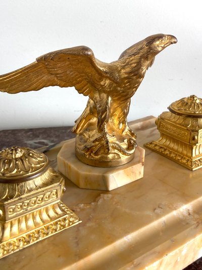 Tintenfass aus vergoldeter Bronze und gelbem Siena-Marmor, spätes 19. Jahrhundert