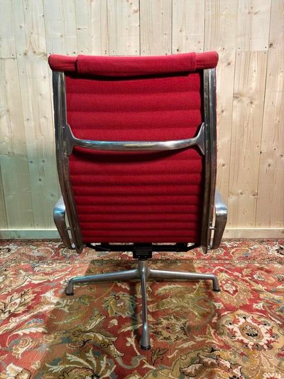 Presidente e ottomano Bauhaus di Charles Eames in alluminio