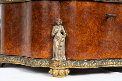 Coffret à bijoux ancien, France, XIXe siècle.