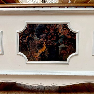 Commode Avec Vitrail